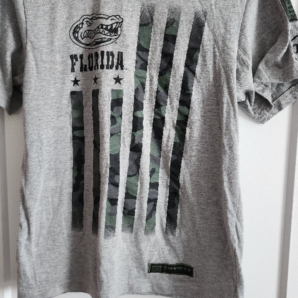 Men's University Of Florida Camo Flag Graphic Tee